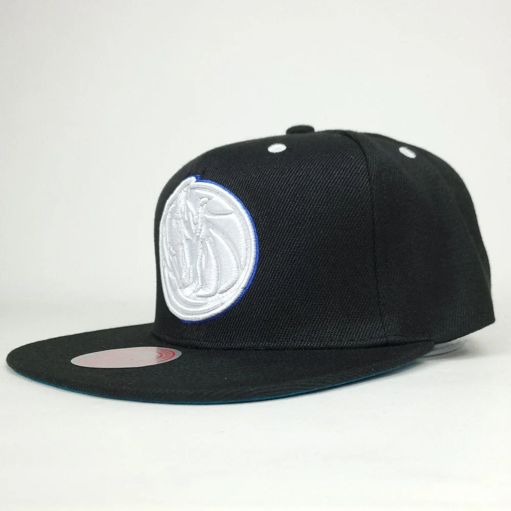 Dallas Mavs Mitchell & Ness Snapback Cap Hat White 3D Logo Black Mavericks NWT‎